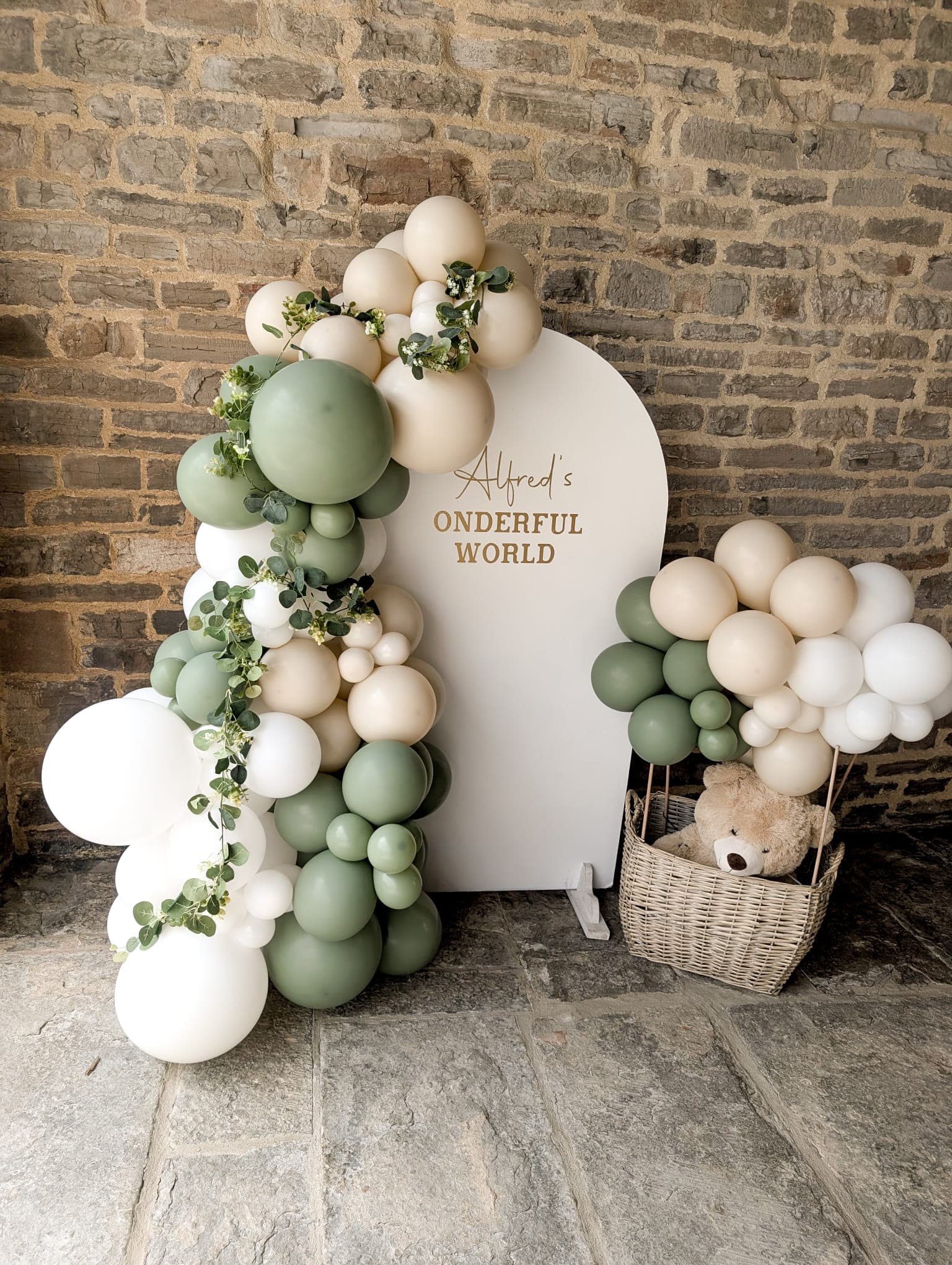 Baby Showers balloon styling